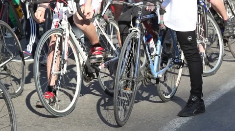 Cyclists waiting for the start of the race Stock Footage 63118107
