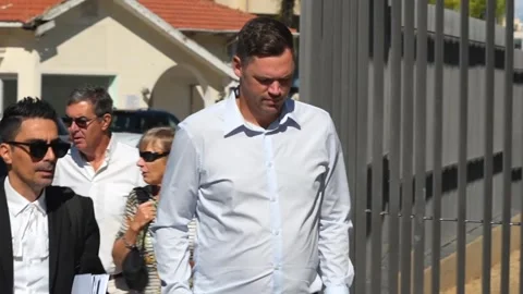 Cyprus court hears boy, 2, fell to death after father thought window was closed Vidéo 347145647