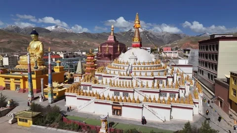 Da Ayuwang Tower in Nangqian County, Yushu, Qinghai china Stock Footage 307414113