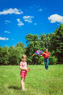 Dad devotes time to the child Fotos Stock