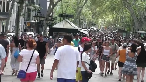 Daily crowd during summer time touristic season. Video stock 152682681