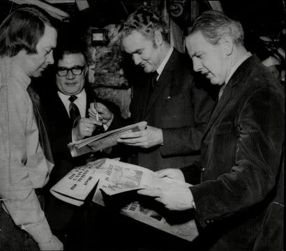 The Daily Mail Changes From A Broad Sheet To Tabloid Size On The 3rd May 1971. T Stock Photos