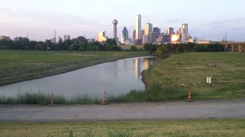 Dallas Skyline Trinity River Pan Vidéo 54036400