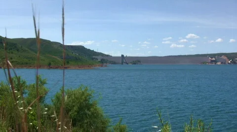 Dam at far 库存影片 449563