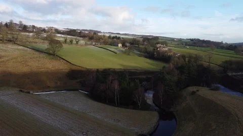 Dam Flask Pub 4K RAW Vidéo 146194004