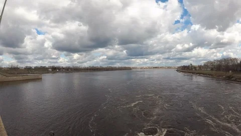 Dam over Volga in Uglich Video stock 89549121