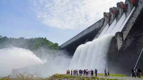 Dam water release. Water overflows during the rainy season. Khun Dan Prakan Chon Video stock 94759462