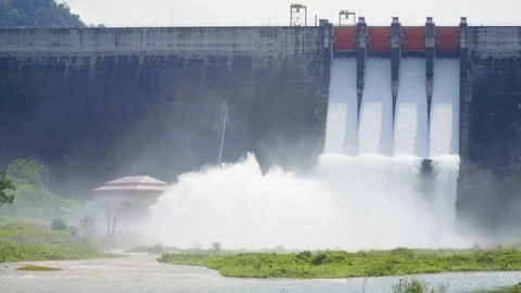 Dam water release. Water overflows during the rainy season. Khun Dan Prakan Chon Vídeo Stock 94760311