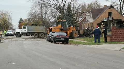 Damaged house after the explosion 動画素材 8985231