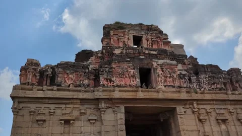 Damaged Upper Architecture and Outer Ruins of Shri Krishna Temple in Hampi 库存影片 296670718
