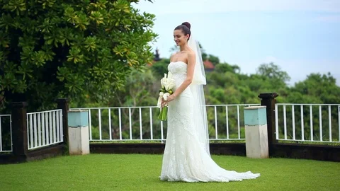 Dance bride and groom Stock Footage 71633410