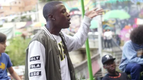 Dance Group Performing In Comuna 13 Medellin Colombia Видео 207752928