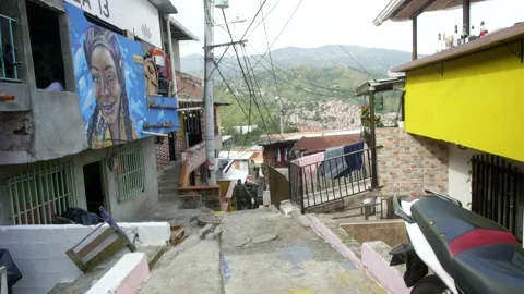 Dance Group Performing In Comuna 13 Medellin Colombia Видео 207753546