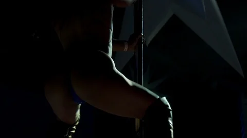 Dancer dances seductively on stage 動画素材 95621708