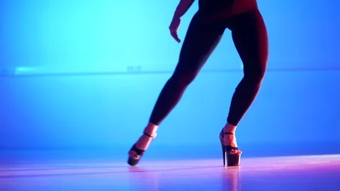 Dancer legs in high heels, strip dance Video stock 107439351