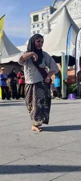 Dancer performing a malay traditional dance Foto stock