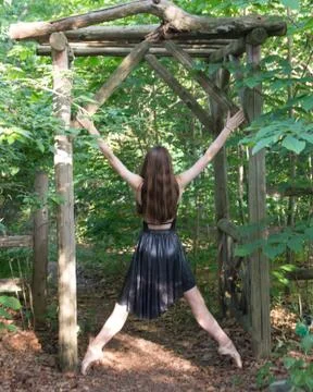 Dancer on pointe in a park Stock Photos