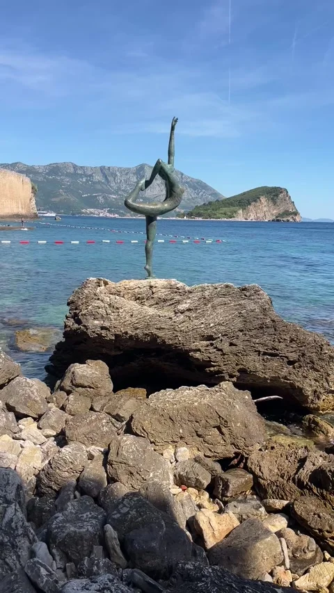 Dancer Statue on Rock in Adriatic Sea Budva Montenegro 4K 스톡 동영상 341698915