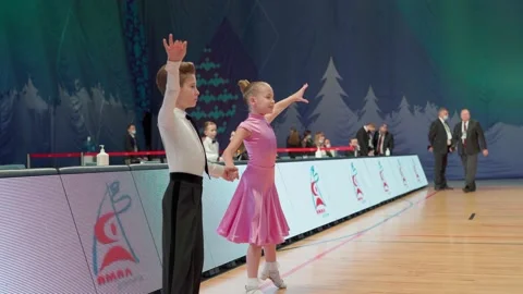 Dances 스톡 동영상 166851928