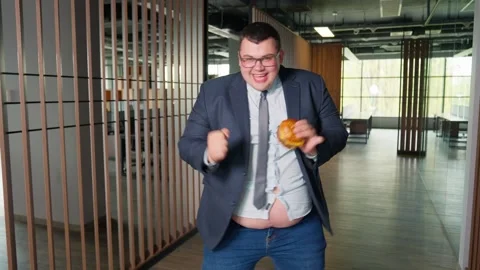 Dancing With Burger Stockbeeldmateriaal 273563749