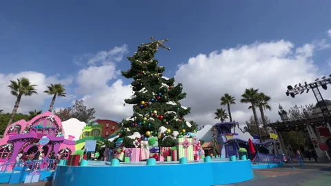 Dancing Christmas tree and many gifts in Los Angeles Stock Footage 225501198