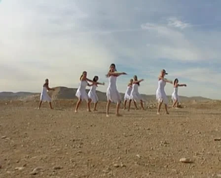 Dancing in the desert 08 Stock-Footage 9643924