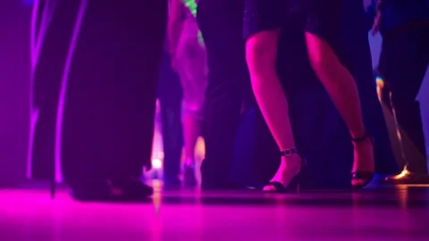 Dancing Feet Видео 129616643