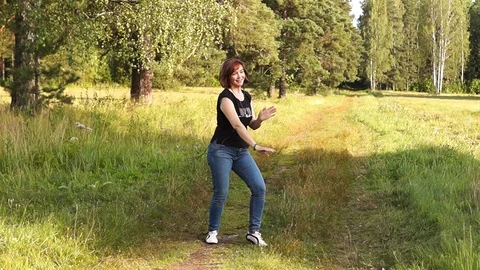 Dancing girl Video stock 114189686