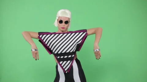 Dancing girl in the style of high-tech Vidéo 63420538