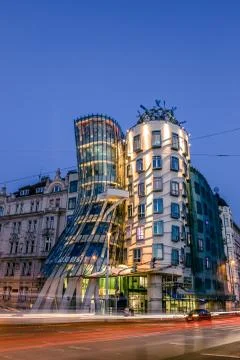The Dancing House or Fred and Ginger building in Prague. Long exposure night  Foto stock