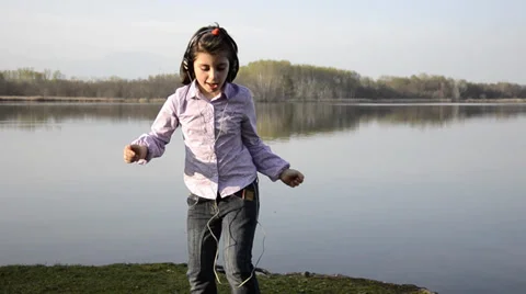 Dancing kid Video stock 33203598