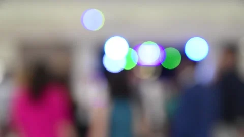 Dancing people and out-of-focus silhouettes Vidéo 152303376