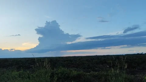 Dancing Skies: A Journey Through Clouds and Light Vídeos de archivo 309342882