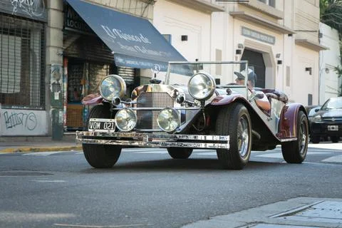 Dancing tango in the square approaching legs 스톡 사진