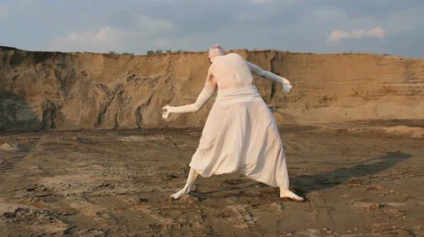 Dancing in the wasteland 3/5 Stock Footage 51297242