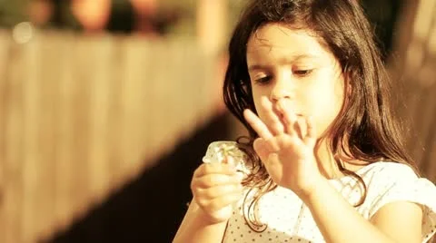 Dandelion summer Video stock 22308055