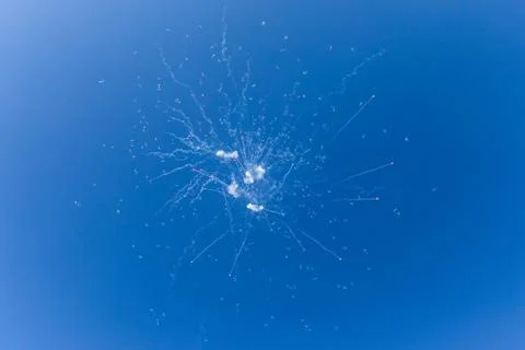 Dangerous and dramatic cloud of smoke after an explosion in the sky. Foto stock