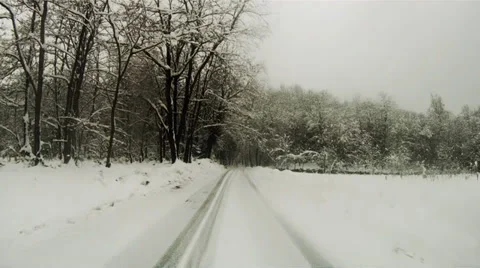 A dangerous drive through the snow time lapse Video stock 33401307