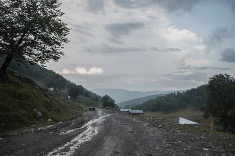 Dangerous road on a pass in the mountains, Goderdzi pass in Georgia, Foto stock
