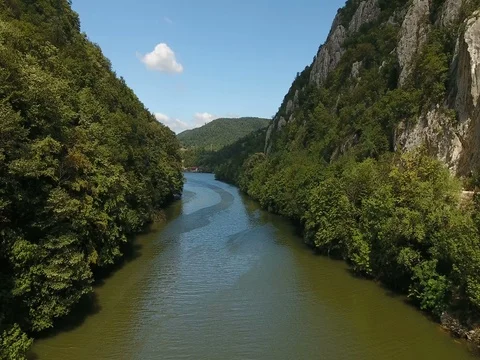 Danube river channel 動画素材 72392300