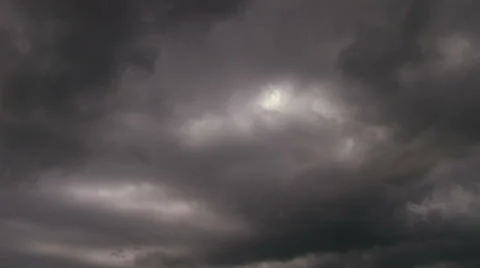 Dark black clouds move to blue as storm passes over time lapse 動画素材 40109684