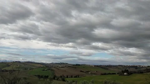 Dark cloud in the sky time lapse. dark clouds on the countryside landscape. 库存影片 232389171