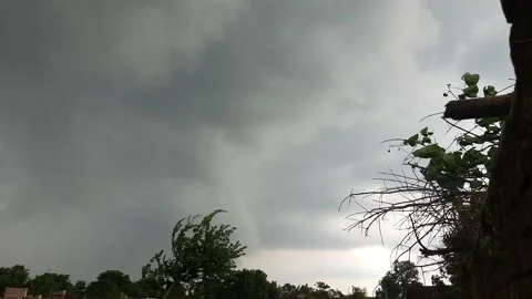 Dark clouds and strong winds before the rain. Stock Footage 160973151