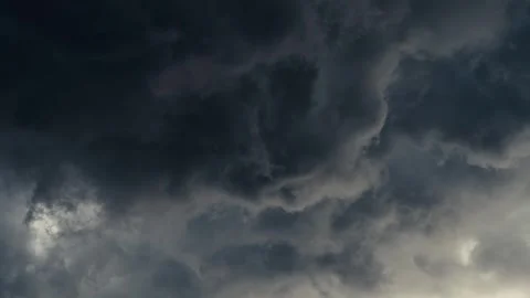 Dark clouds dancing as a storm cell passes above the town of Sleepy Hollow, NY Video stock 314637576