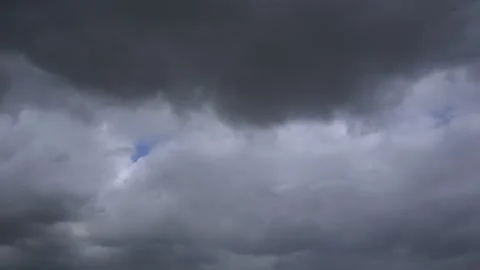 Dark clouds float across the sky. Timelapse Stock-Footage 335303122