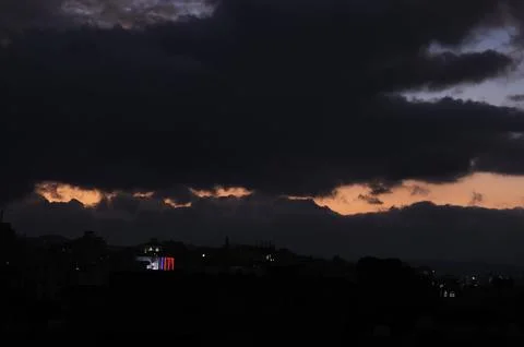 Dark clouds hover over Sana'a, Sanaa, Yemen - 18 Dec 2025 Fotos Stock