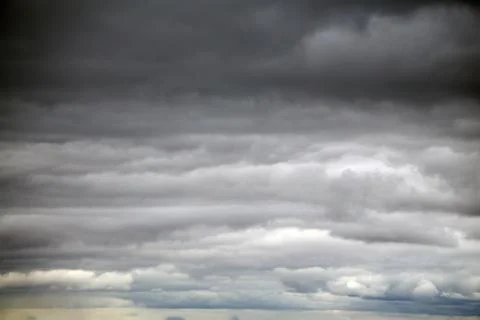 The dark clouds make the sky in black. The rain is coming soon. Pattern of th Foto stock