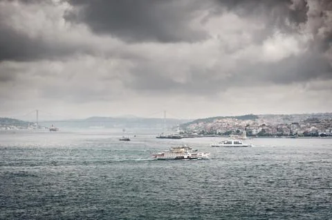 Dark clouds over bosphorus Foto stock