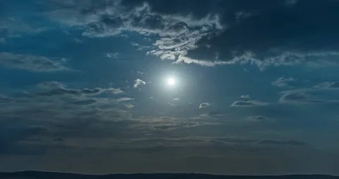 Dark cloudy sky with full moon. 스톡 동영상 105947326
