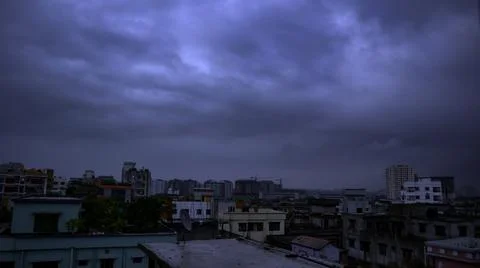 Dark Cloudy before storm at dusk sky at Mirpur, Dhaka, Bangladesh Foto stock